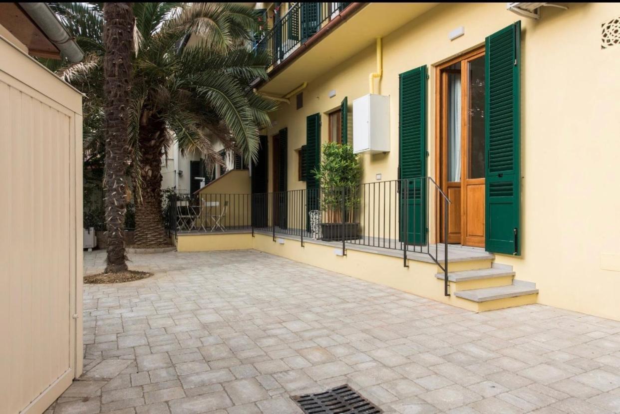Modern Apartment In Firenze Bagian luar foto